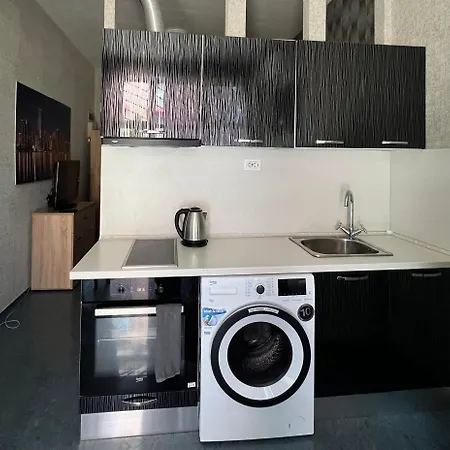 Flower House 10 Apartment